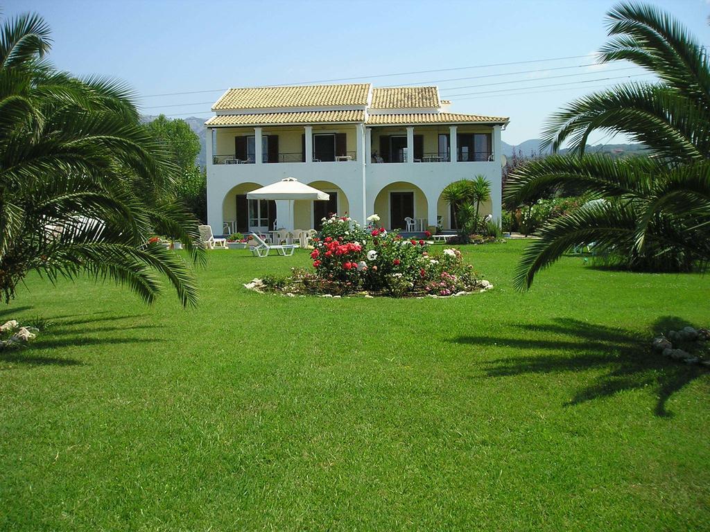 Eleftheria Studios And Apartments Acharavi  Exteriör bild