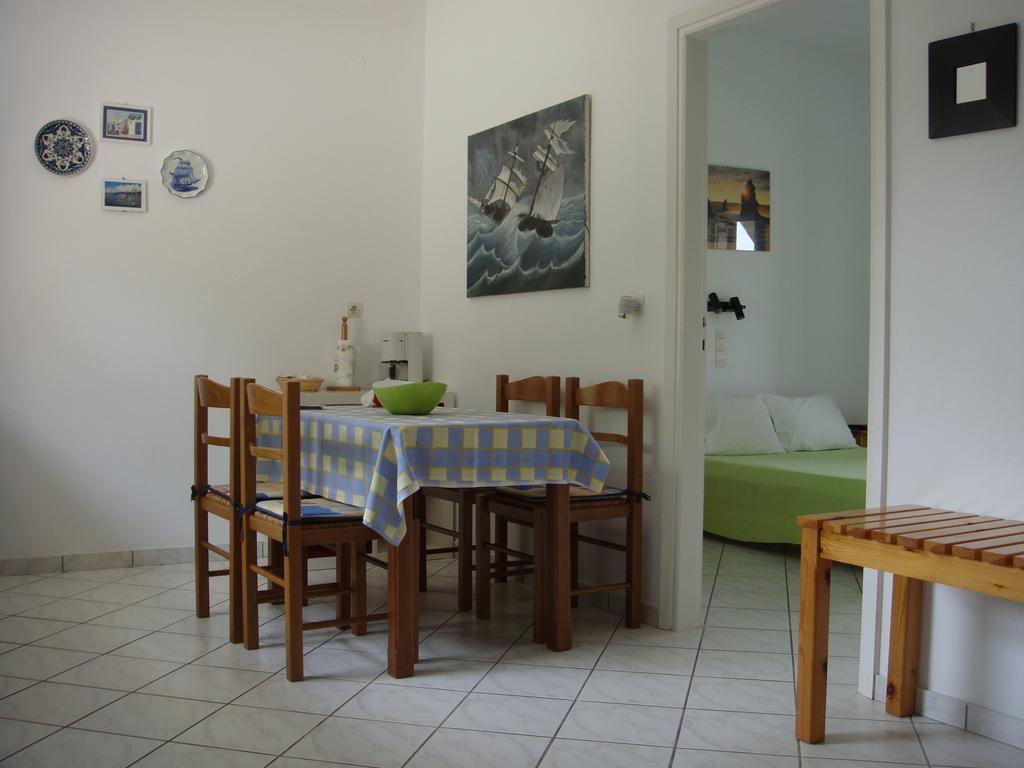 Eleftheria Studios And Apartments Acharavi  Rum bild