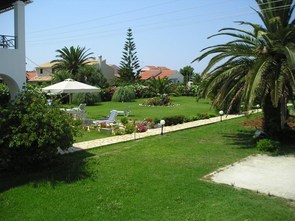 Eleftheria Studios And Apartments Acharavi  Exteriör bild